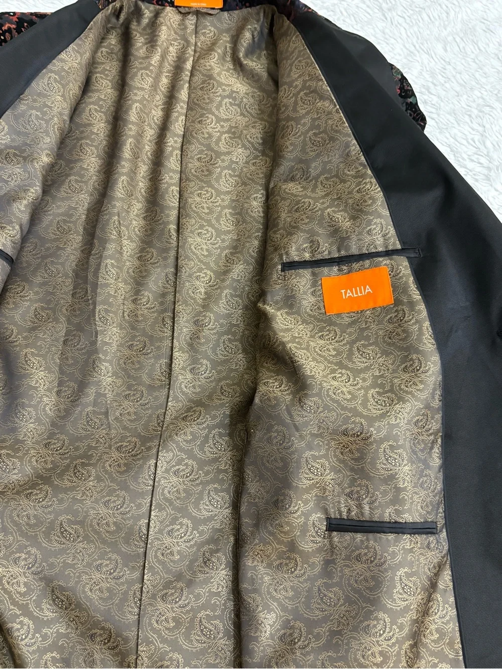TALLIA Black Velvet Floral Print Peak lapels felt undercollar Sport Coat 50R